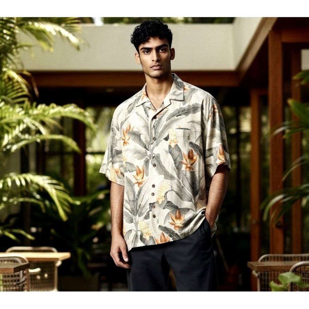 Tommy Bahama Mens‎ Med 100% Silk Shirt Tropical Floral Leaf Gray Green Hawaiian